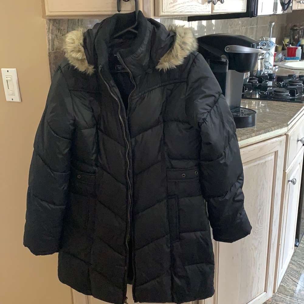 Woman’s winter coat - Picture 1 of 4
